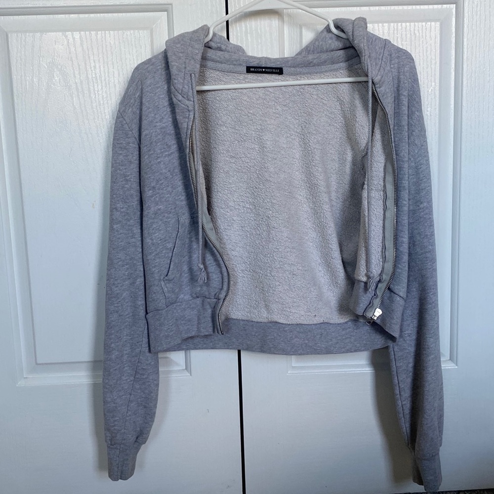 Brandy Melville Cropped Zip-up Sweatshirt.